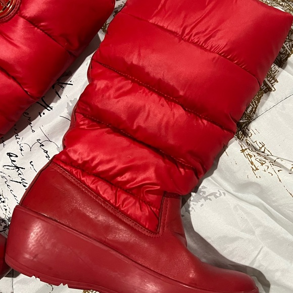 Tory Burch puffer boots - Picture 5 of 10